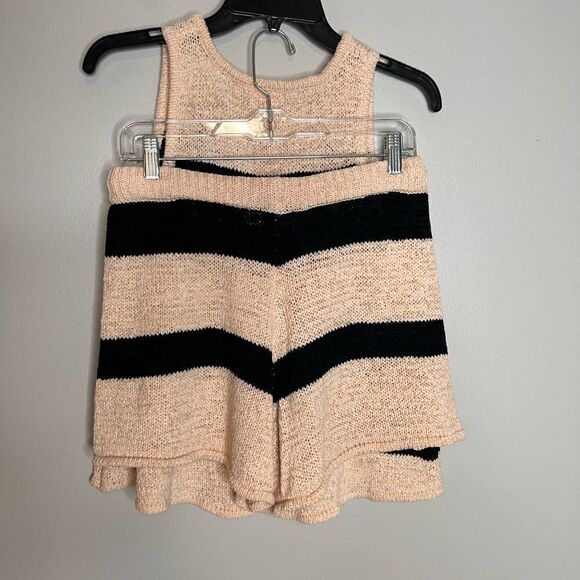 Pink Lily Striped Crochet Short set - Picture 4 of 5